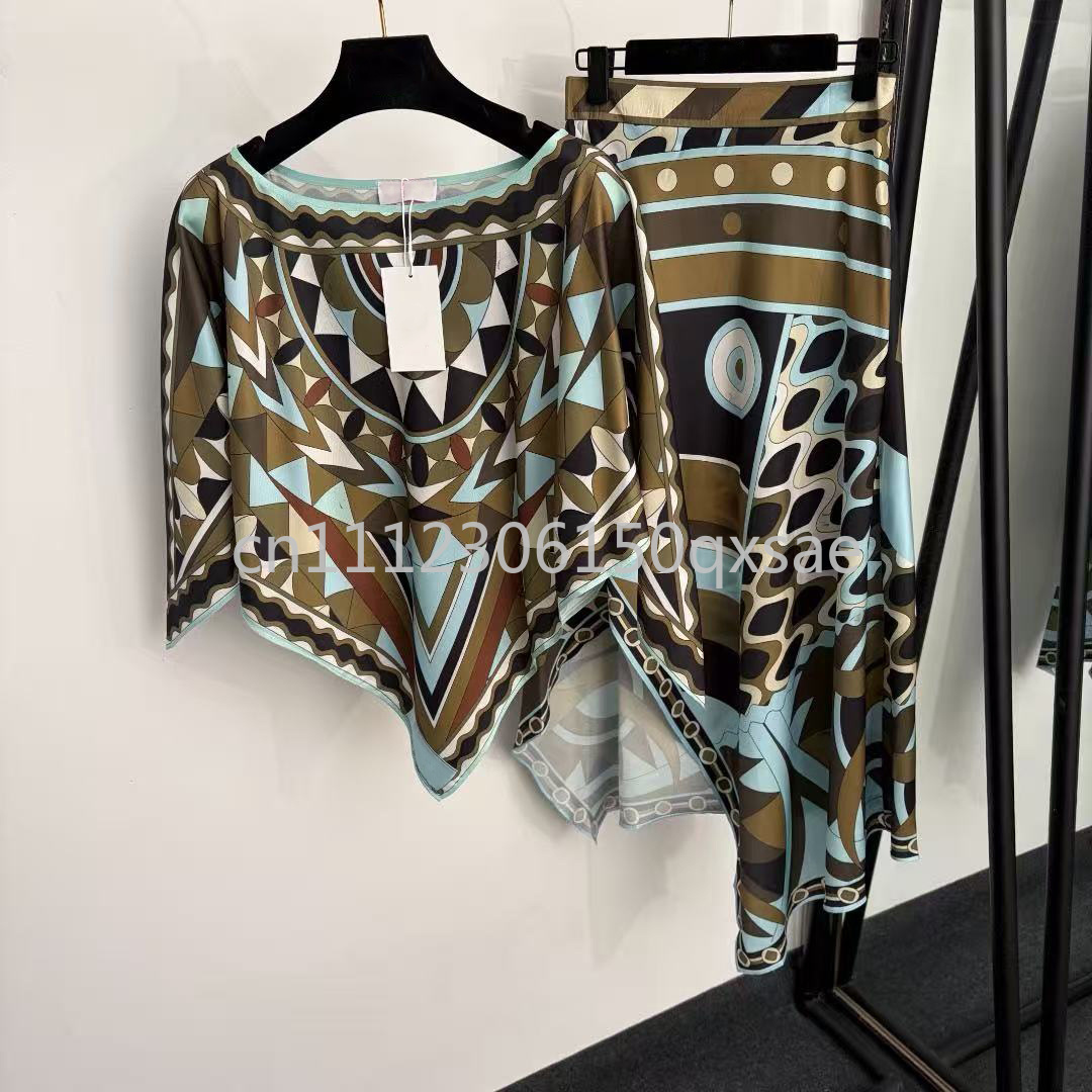 Luxury Lifestyle Women - Luxuriöses Design Damen Schwarzes Umhangkleid-Set mit