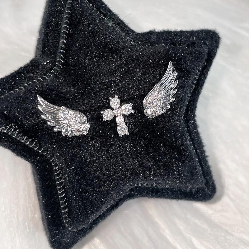 Engelsflügel-Kreuz-Ohrringe im – Luxury Lifestyle Jewelry Bewertung und Preis